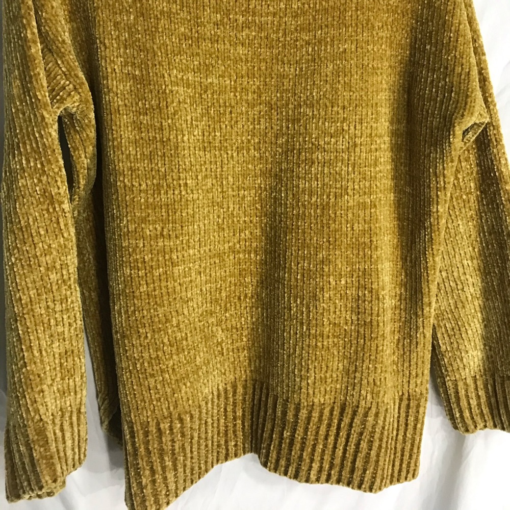 Women’s sweater
